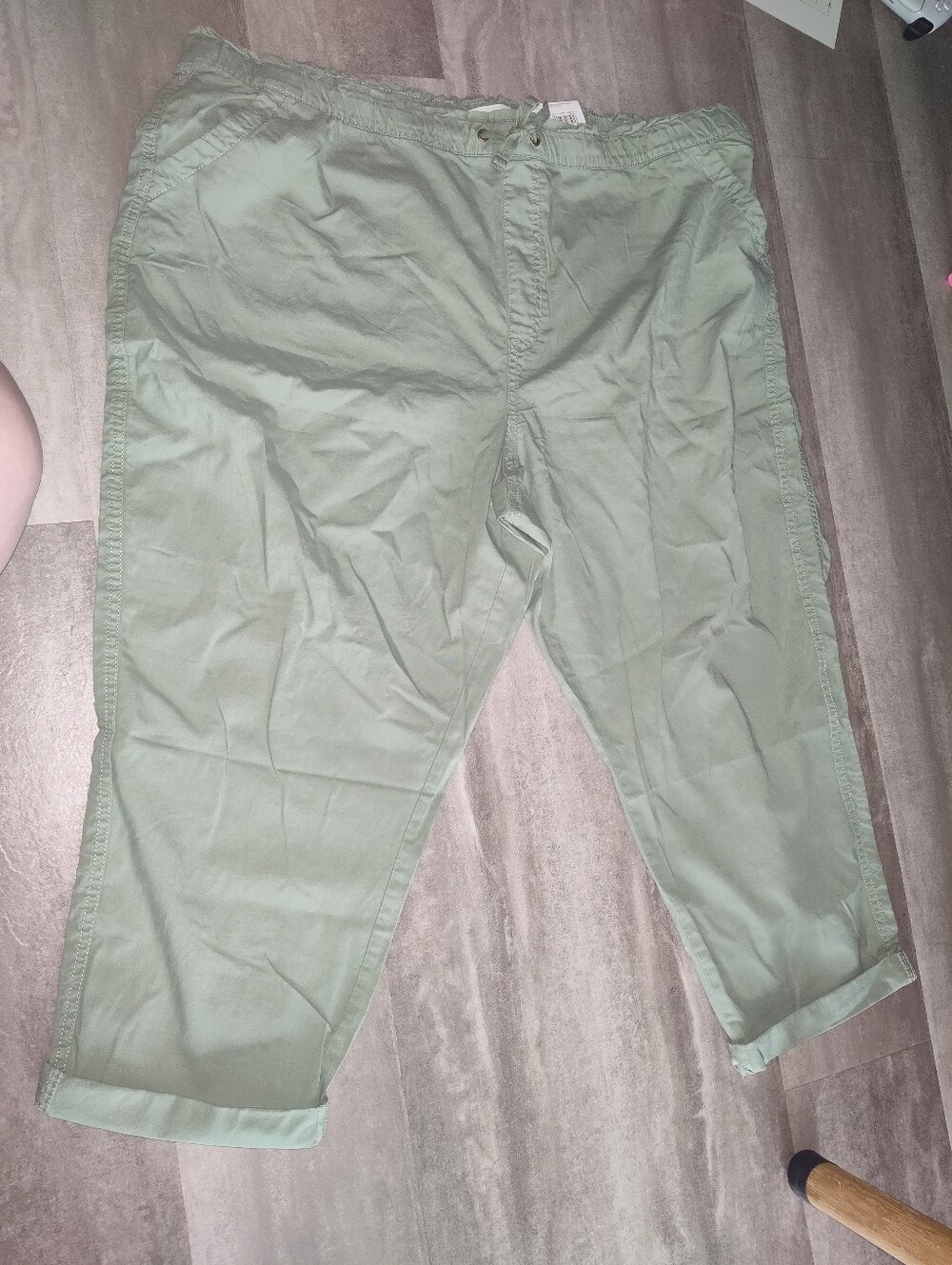 Sonoma Goods For Life Mid Rise Capri Pants Womens 2X Sage Green NWT Pull On